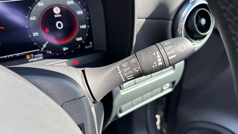 Nissan Juke 1.6 Hybrid N-Connecta 5dr Auto Hybrid Hatchback